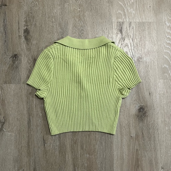 Brandy Melville Green Bridget Top - Picture 3 of 3